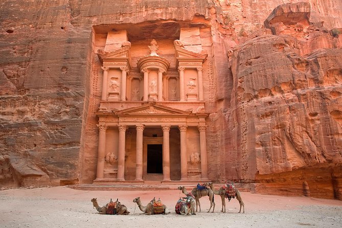 02 Days with 01 overnight Petra and Wadi Rum Tour from Eilat Border - Petra in four hours