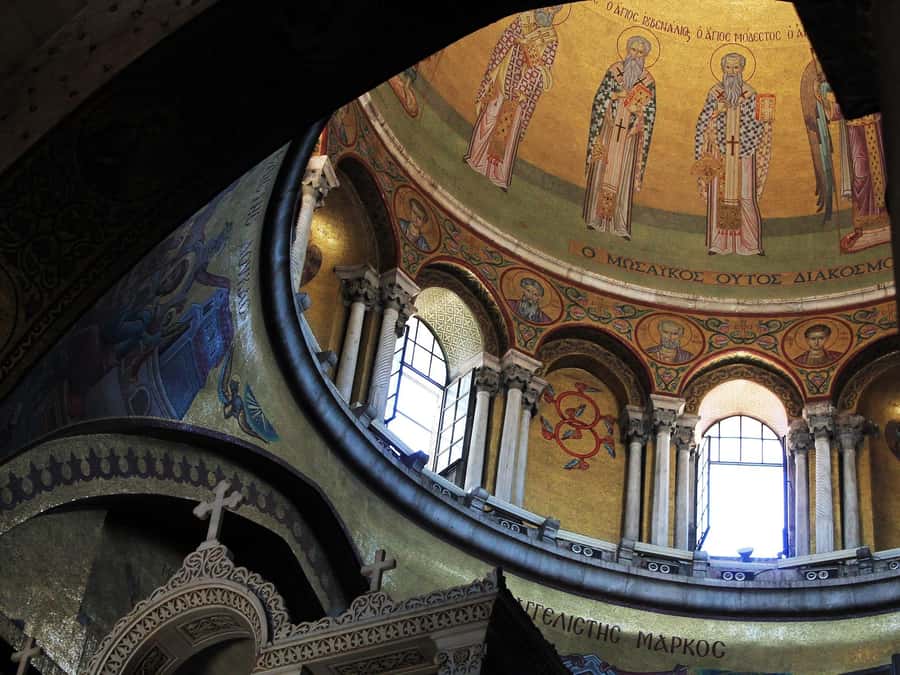 Christian Jerusalem in Russian - Walking the Via Dolorosa through the Old City