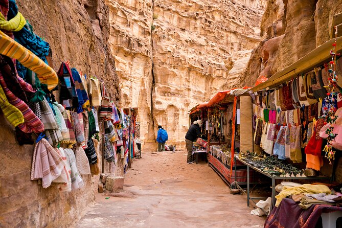 Day tour to Petra from Jerusalem - Reaching Petra and seeing the Treasury