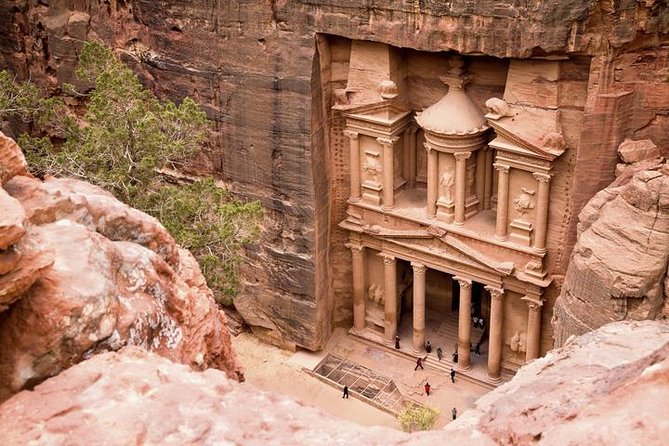 Day-Tour to the City of Petra from Tel-Aviv - The desert drive to Petra