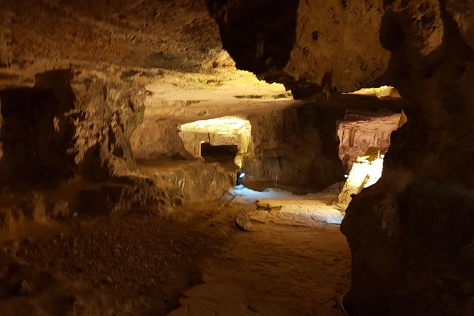 Discover the Secrets of the Underground Jerusalem with a private tour - The guide’s role in making the day work