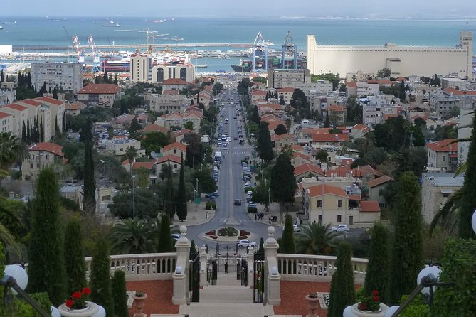 Haifa Highlights Private Tour - Downtown Haifa and a short graffiti walk