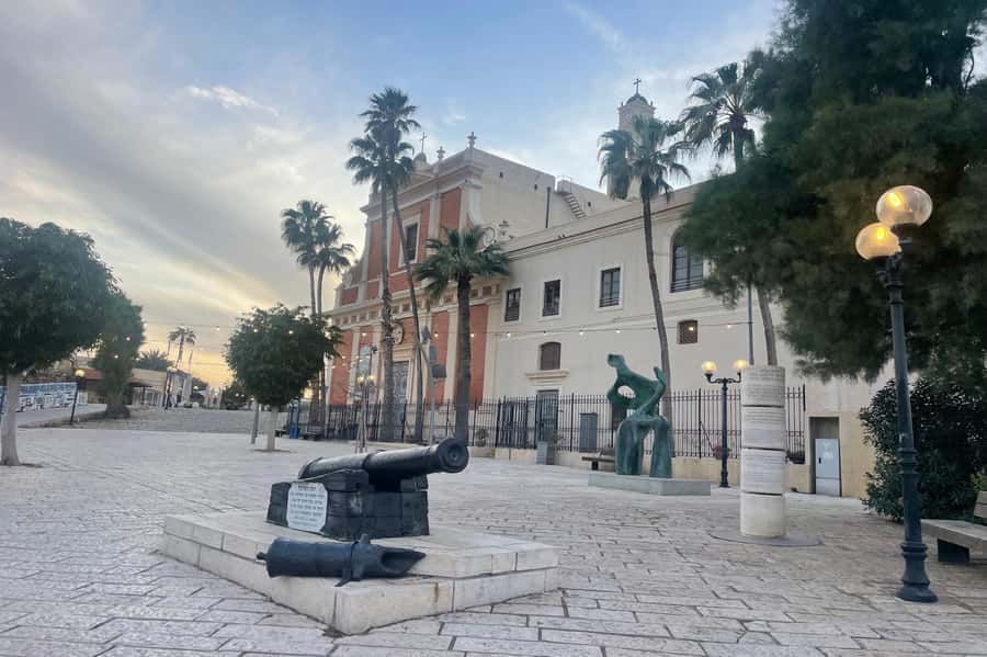 Jaffa: Old City, Port & Shuk Hapishpishim Walking Tour - Andromeda’s Rock and the Greek legend