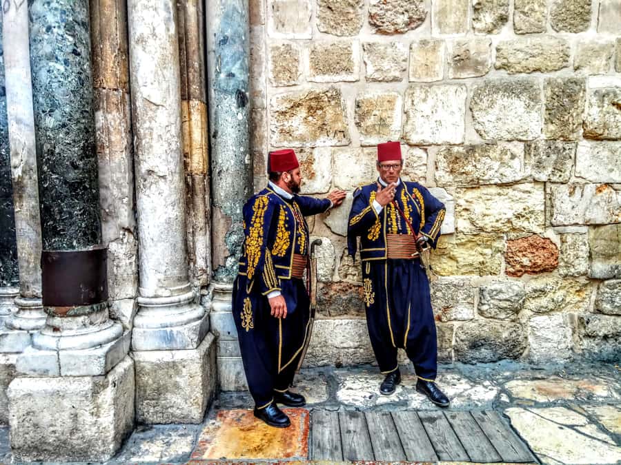 Jerusalem: Old City Private Walking Tour of Religious Sites - Timing, clothing, and realistic expectations
