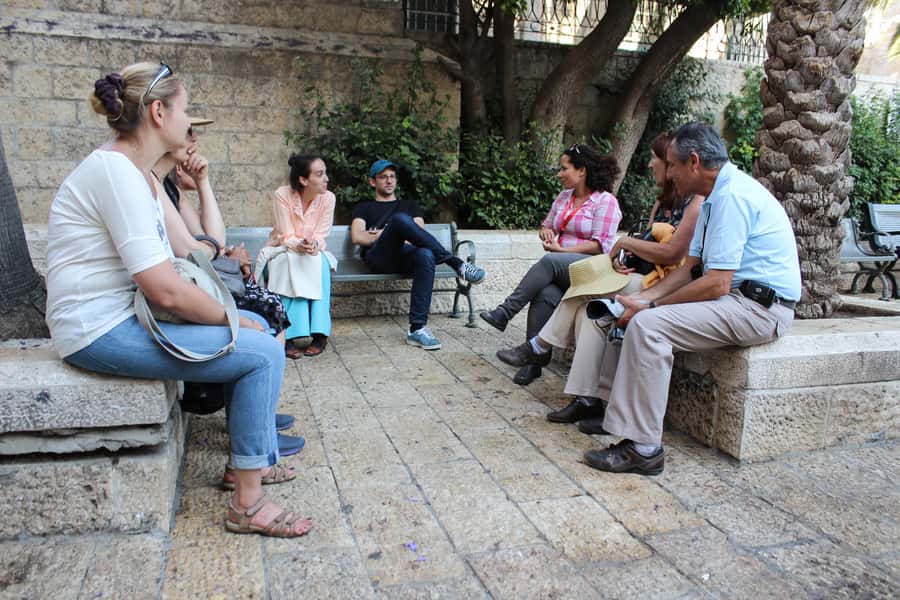 Jerusalem: Old City Shabbat Experience and Walking Tour - Hurva Synagogue and the story behind its rebuilding