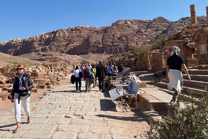 Petra 1-Day Tour from Eilat + FREE Traditional Lunch - The guide can shape the whole visit