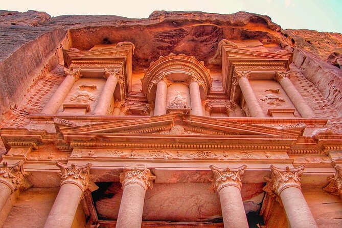 Petra 1-Day Tour from Tel Aviv with FREE Authentic Lunch - Walking into Petra through the Siq