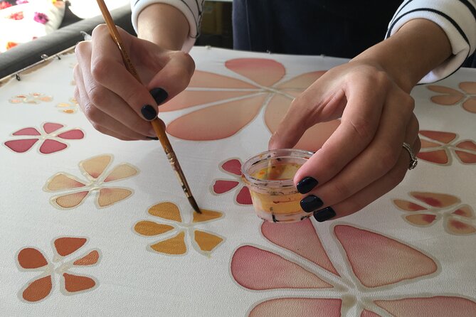 Private Silk Painting Workshop in Jerusalem - Create a scarf - - Learning the Silk Painting Basics Step by Step