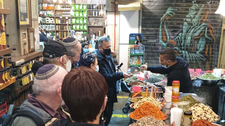Private Tour to the Culinary World of Jerusalem Market - Why Mahane Yehuda makes a useful food tour setting