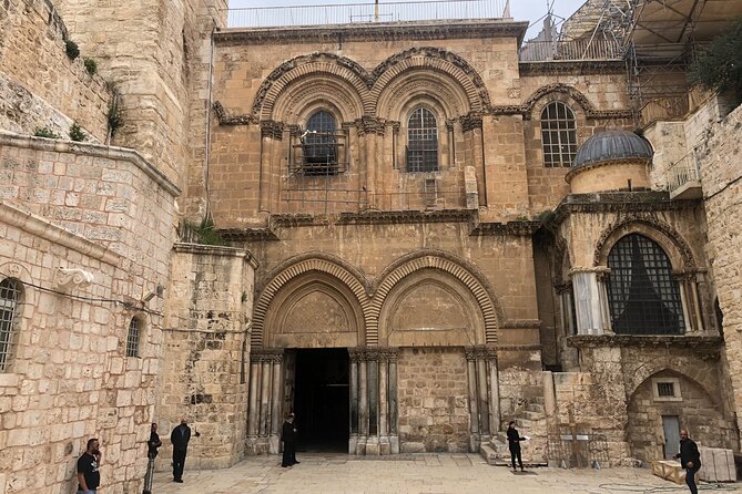 Private Walking Tour in Jerusalem's Old City - The Jewish Quarter connects synagogues, Roman streets, and messianic hopes