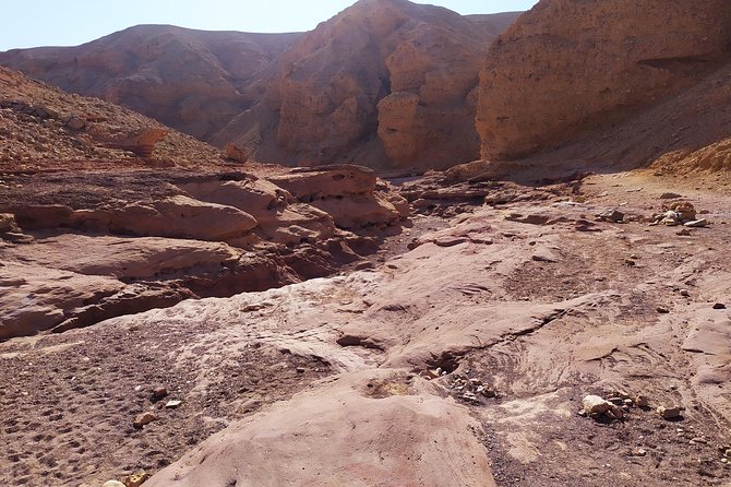 Red canyon jeep tour in Eilat - Mount Yoash and the four-country view