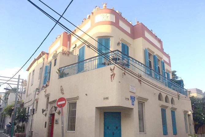 Running Tour - Tel Aviv Highlights 10KM - Habimah Square and the city’s cultural center