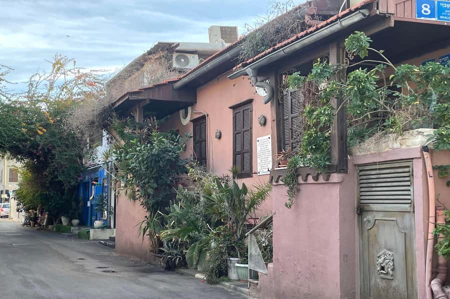 Tel Aviv: Neve Tzedek Cultural Walking Tour - Ending Near the Beach With Jaffa in View