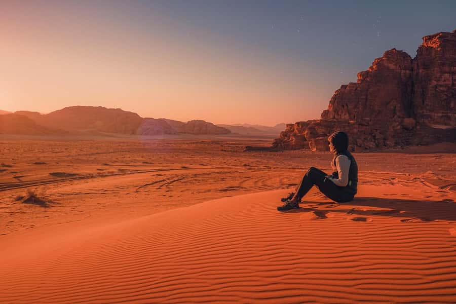 Tel Aviv: Petra & Wadi Rum 2-Day Glamping Trip with Flights - Entering Petra through the Siq
