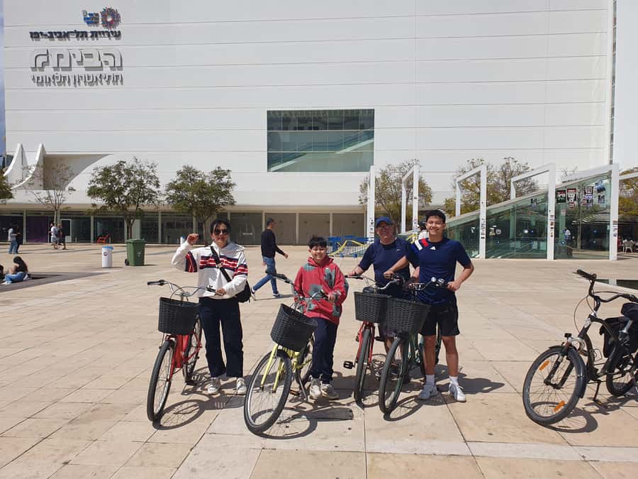 Tel Aviv: Private Bike Tour - The Ben Gurion Museum Before Returning to the Port