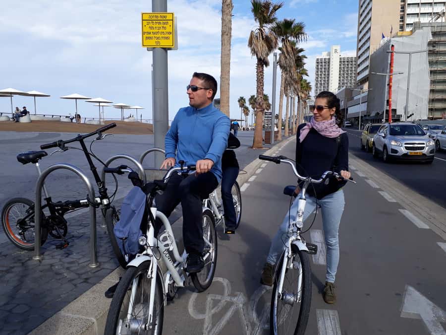 Tel Aviv: Private Bike Tour - Tachana Compound and the Old Tel Aviv Train Station