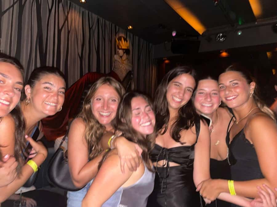 Tel Aviv: Pub Crawl and Nightlife Tour with Shots - What the $25 price really covers