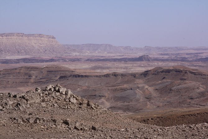 The Ramon Crater and rappelling package tour - an exciting combo tour. - Choosing between an acacia tree and a Neolithic site