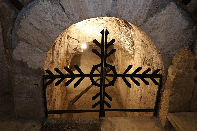 Travel To Bethlehem, Jericho & Jordan River - Group Guided Tour from Jerusalem - Tel es-Sultan and Elijah Spring